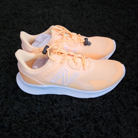 New Balance - Picture 5 of 5